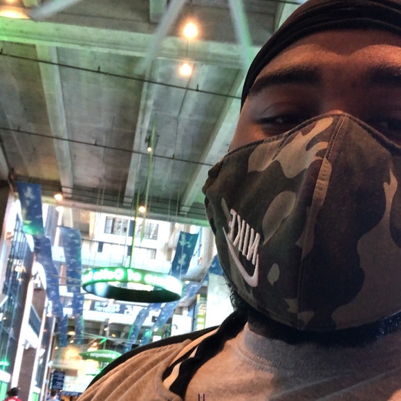 Meet your Posher, Tony - Picture 2 of 2